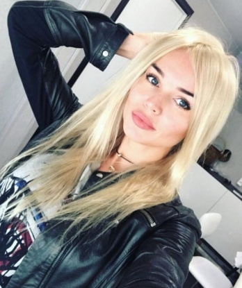 Живу в Москве 💕 и готова подарить тебе незабываемые моменты наслаждения. Ласковая, ухоженная и горячая, я предлагаю тебе свои интимные услуги, которые удовлетворят все твои сокровенные фантазии. Фото 100% мои, без ретуши.
Возможности? Ты выбираешь: страстные эротические массажи, глубокий французский поцелуй, игры в ролевые сценарии, доминирование, легкий бондаж. Мне нравится узнавать новое и позитивное отношение к жизни, поэтому мы можем попробовать что-то элегантное и необычное.
Отзывы? Загляни на мою страницу и посмотри, что думают обо мне те, кто уже был в Мои руки. У нас встречи проходят в уютной и комфортной атмосфере недалеко от центра Москвы. Ты можешь оставить все свои заботы за порогом, и полностью расслабиться в моих нежных объятиях.
Минимальное время встречи - 1 час. Выезд и интим только в хорошие гостиници Москвы.
💋 Жду тебя, мой чертовски привлекательный друг! 💋 Елена